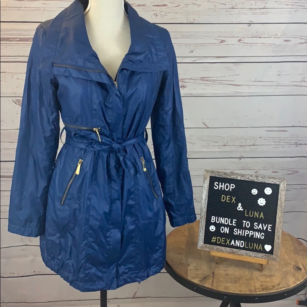 Vince Camuto windbreaker with gold hardware